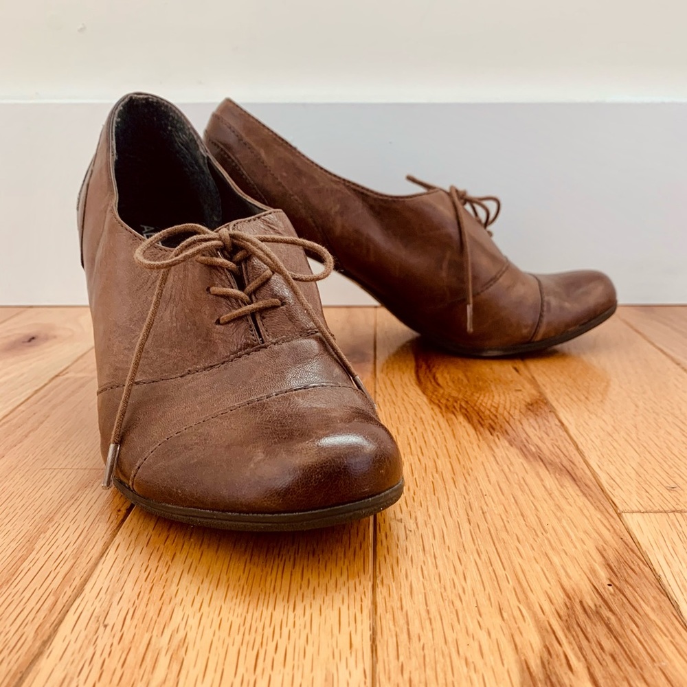 Brown Leather Oxfords Heels from Aldo
